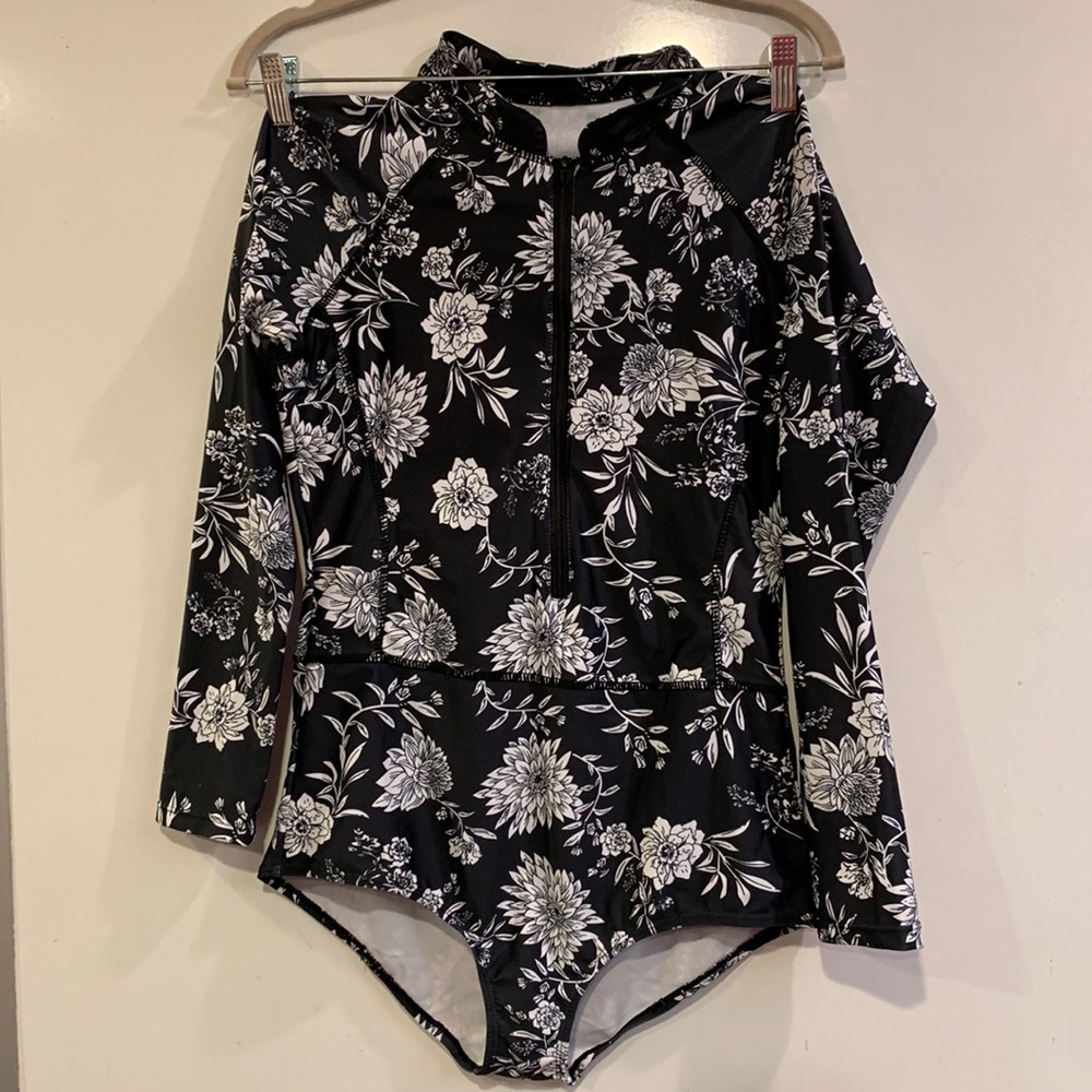 Swim top, full coverage